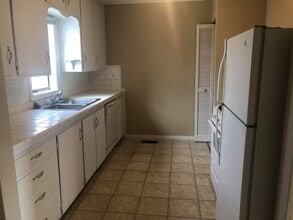 1706 W Wallace Dr in Enid, OK - Building Photo - Building Photo