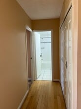 5225 Pooks Hill Rd in Bethesda, MD - Foto de edificio - Building Photo