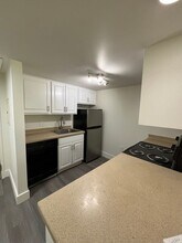 7300 W Dean Rd in Milwaukee, WI - Foto de edificio - Building Photo
