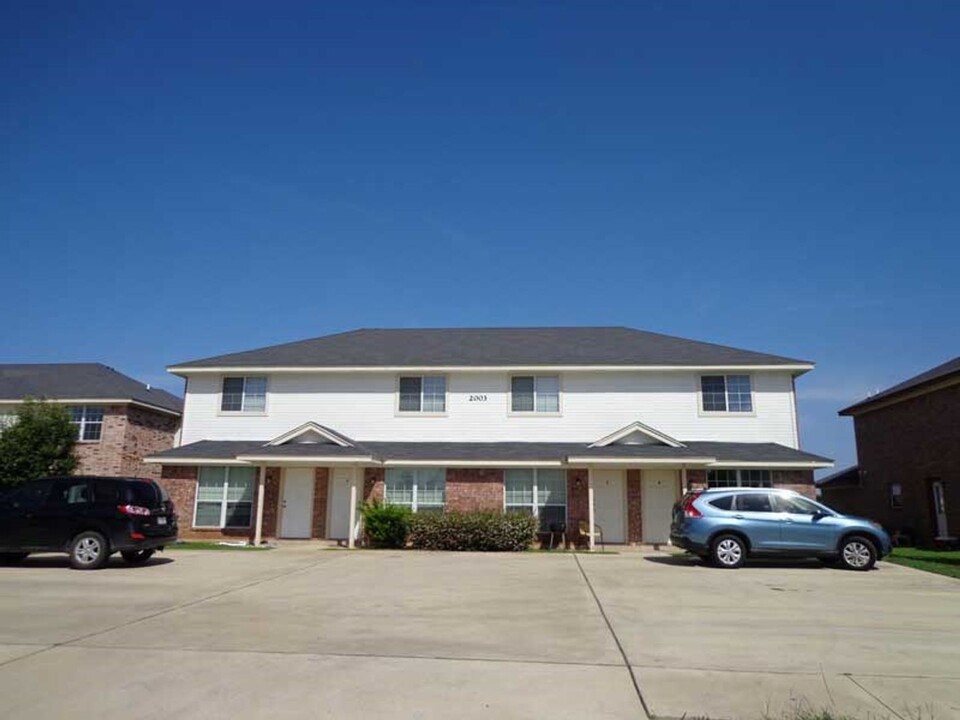 2003 Monte Carlo Ln in Killeen, TX - Building Photo