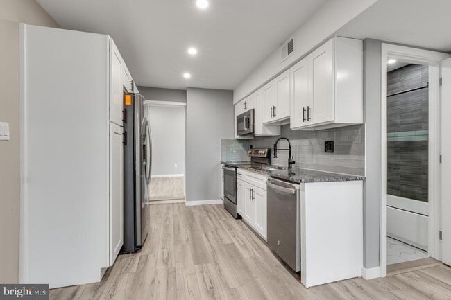 435 W Susquehanna Ave in Philadelphia, PA - Building Photo - Building Photo