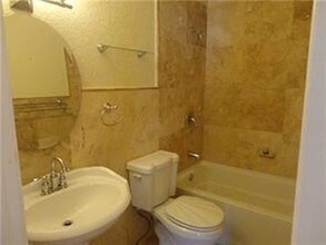 2200 NE 66th St-Unit -1412 in Fort Lauderdale, FL - Building Photo - Building Photo