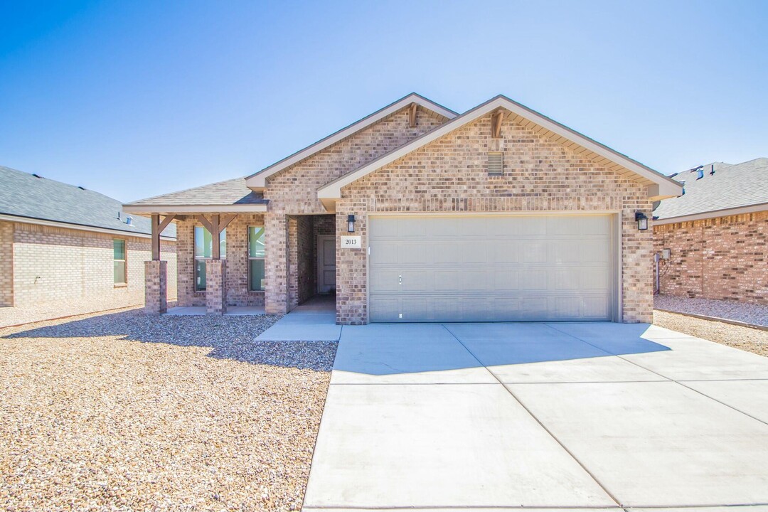 2013 132nd St in Lubbock, TX - Building Photo