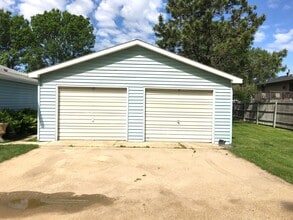 818-820 6th St NE in Watertown, SD - Building Photo - Building Photo