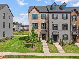 14018 Millpointe Rd in Midlothian, VA - Building Photo