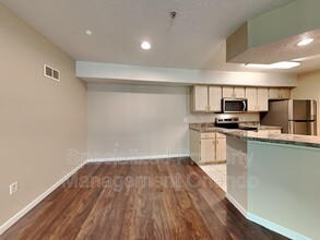 814 Crest Pines Dr-Unit -Apt 924 in Orlando, FL - Building Photo - Building Photo