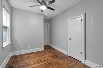 105 Mariner St in Buffalo, NY - Building Photo - Building Photo
