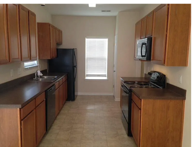 325 Drooping Leaf Rd in Lexington, SC - Building Photo - Building Photo