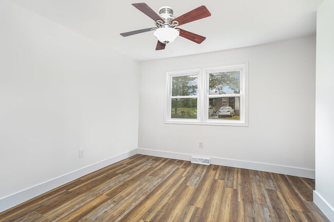 1645 Roundtop Rd in Lewisberry, PA - Building Photo - Building Photo
