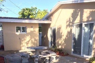 1834 N 16th Ct in Hollywood, FL - Building Photo - Building Photo