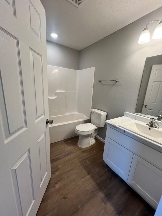 672 E Garfield St in Springfield, MO - Building Photo - Building Photo