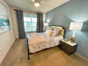 AVLI AT CROSSTOWN CENTER APARTMENTS in Tampa, FL - Building Photo - Building Photo