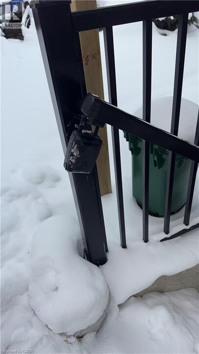 18 Ingleside Dr in Kitchener, ON - Building Photo