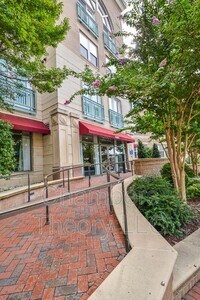 12001 Market St photo'