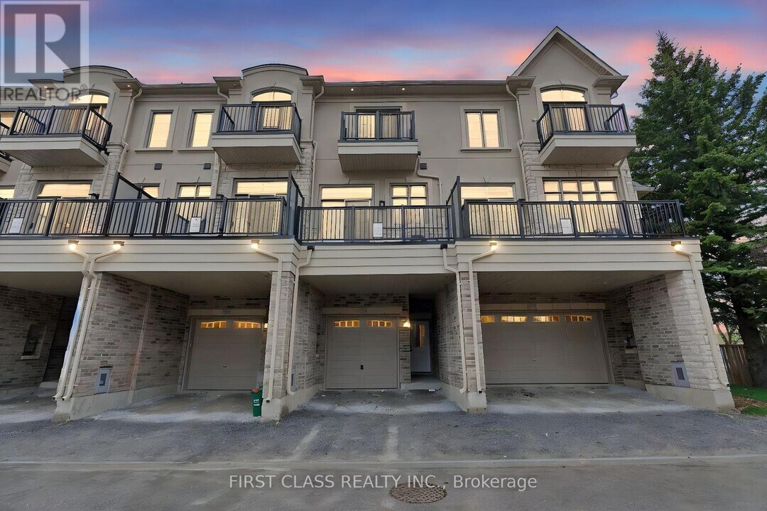 4289 Major MacKenzie Dr. in Markham, ON - Building Photo