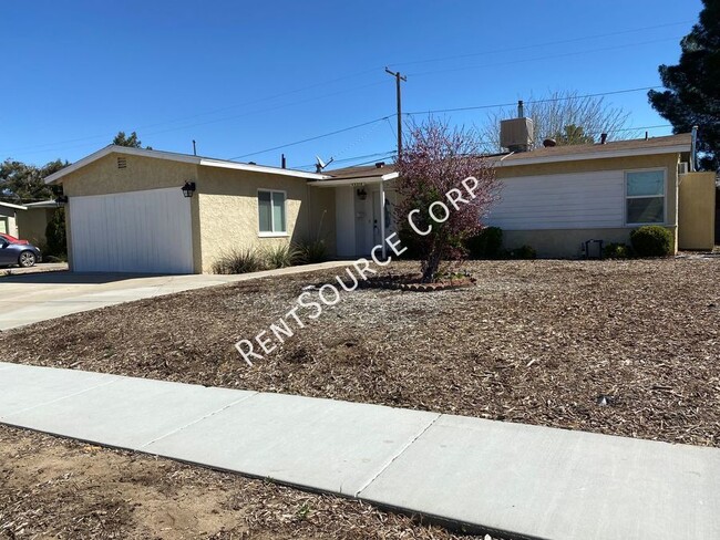 45318 Genoa Ave in Lancaster, CA - Building Photo - Building Photo