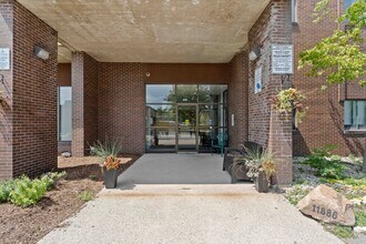 Place Tecumseh Apartments in Tecumseh, ON - Building Photo - Building Photo