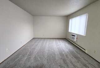 Northwoods Apartments in Milwaukee, WI - Building Photo - Building Photo