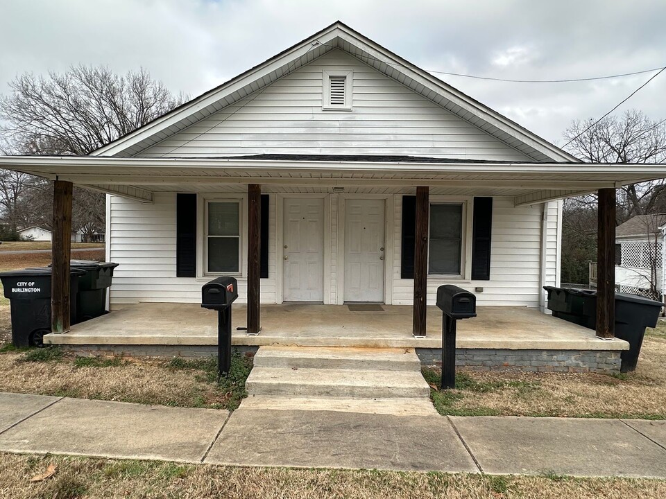 359 Harden St in Burlington, NC - Building Photo