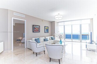 15901 Collins Ave, Unit 1607 in Sunny Isles Beach, FL - Building Photo - Building Photo