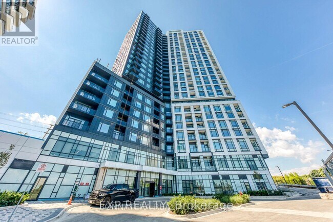 2495 Eglinton Ave W in Mississauga, ON - Building Photo - Building Photo