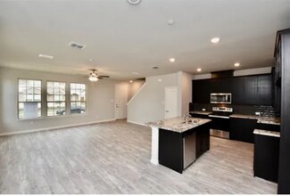 3401 Solana Cir in Denton, TX - Foto de edificio - Building Photo