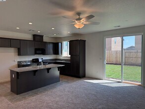 4671 Irma Dr in Merced, CA - Building Photo - Building Photo