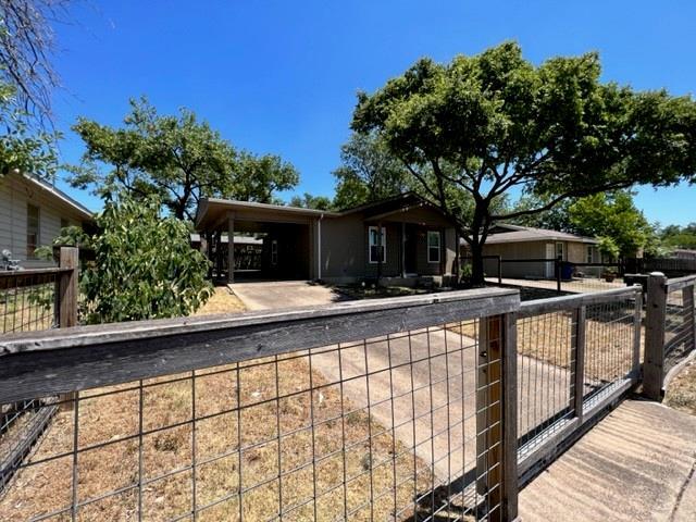 7909 Lazy Ln in Austin, TX - Foto de edificio - Building Photo