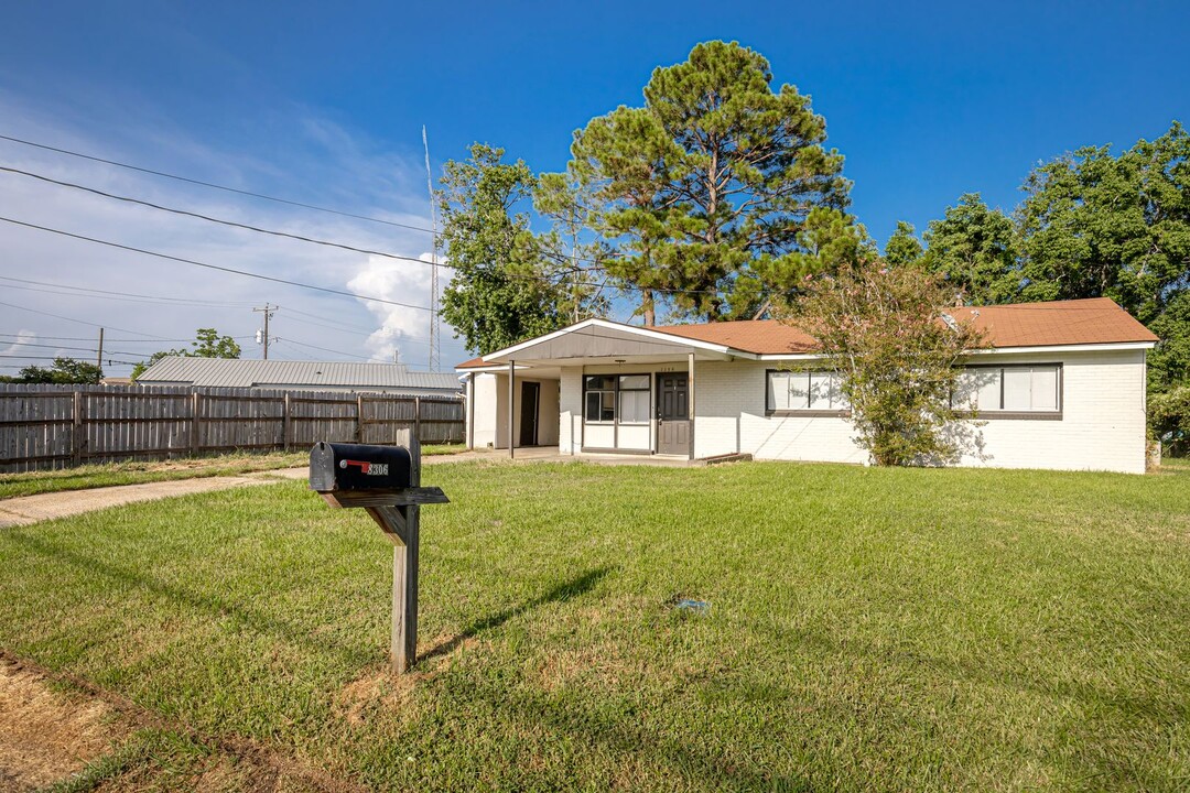 3306 Whitmore St in Pascagoula, MS - Building Photo