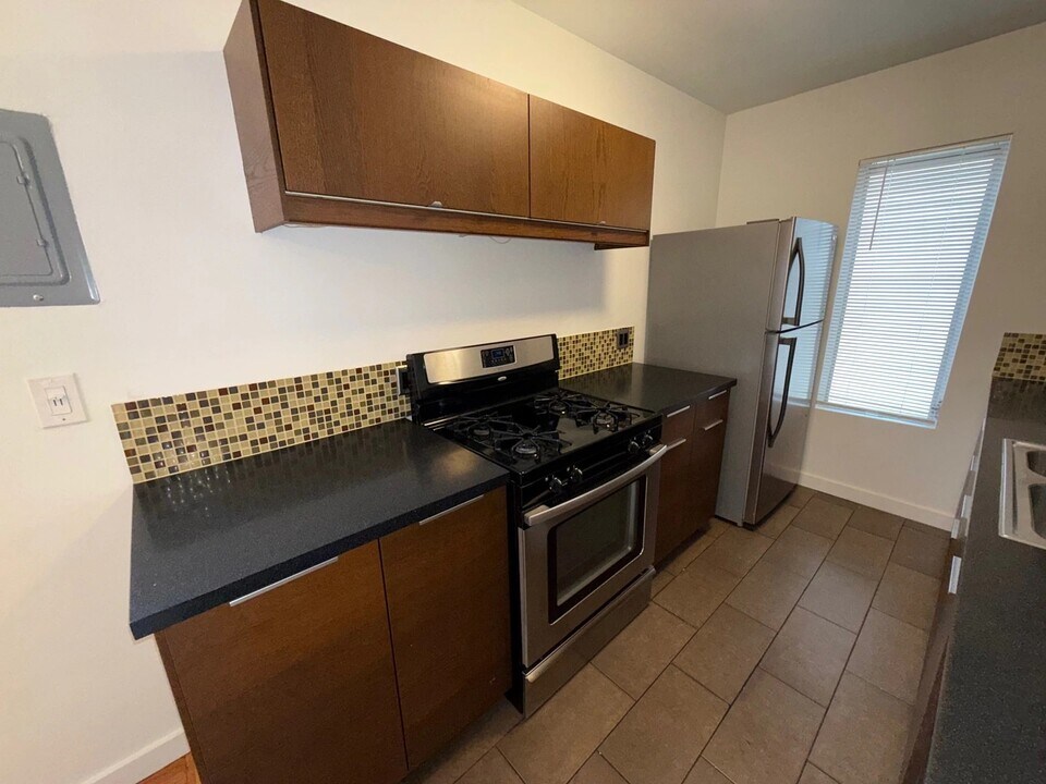 8120 Norton Ave in West Hollywood, CA - Building Photo