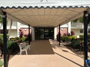 3351 S Palm Aire Dr in Pompano Beach, FL - Building Photo - Building Photo