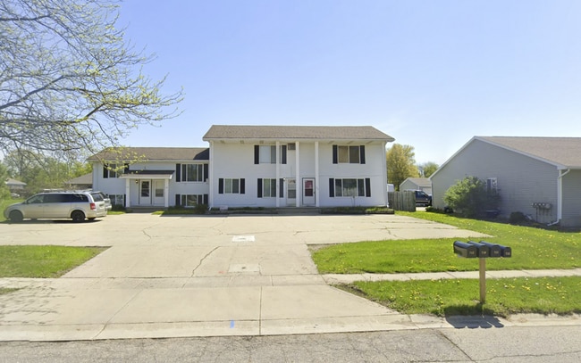 property at 721 Peachtree Pl