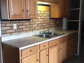 829 Sherman St in Salina, KS - Building Photo - Building Photo
