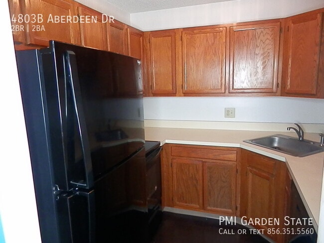4803B Aberdeen Dr in Mount Laurel, NJ - Building Photo - Building Photo