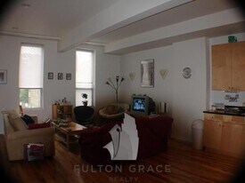 1260 N Greenview Ave in Chicago, IL - Building Photo