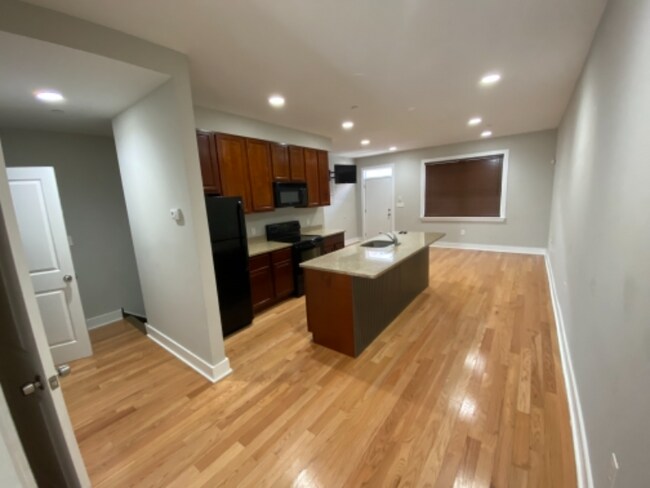 335 Cantrell St in Philadelphia, PA - Building Photo - Building Photo