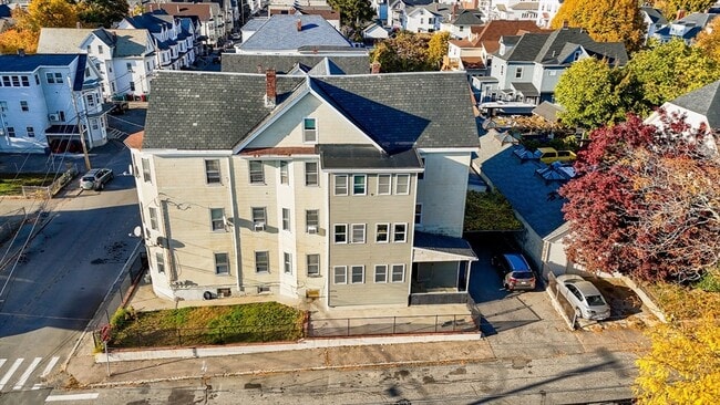 150 Pleasant St in Lowell, MA - Building Photo - Building Photo