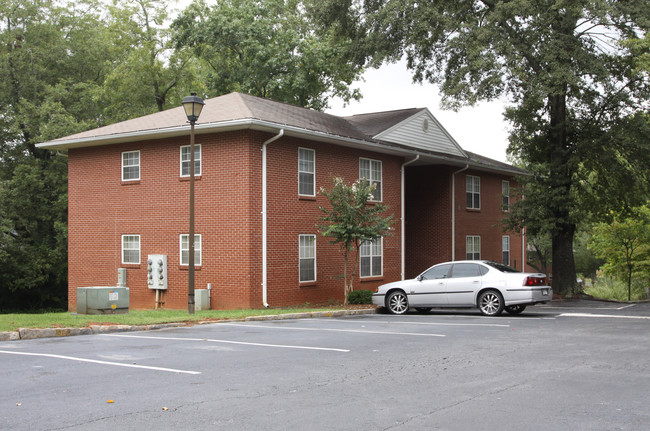 Spring Pointe Apartments in Decatur, GA - Foto de edificio - Building Photo
