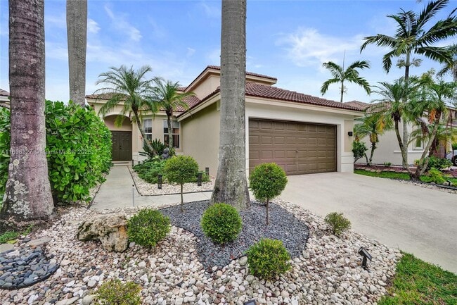 1725 Winterberry Ln in Weston, FL - Building Photo - Building Photo