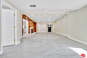 18800 Cohasset St in Los Angeles, CA - Building Photo - Building Photo