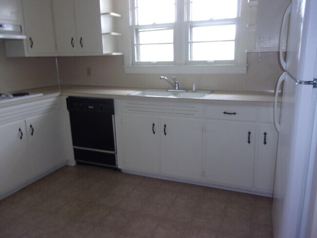 205 Westhill Dr in Lebanon, TN - Building Photo - Building Photo