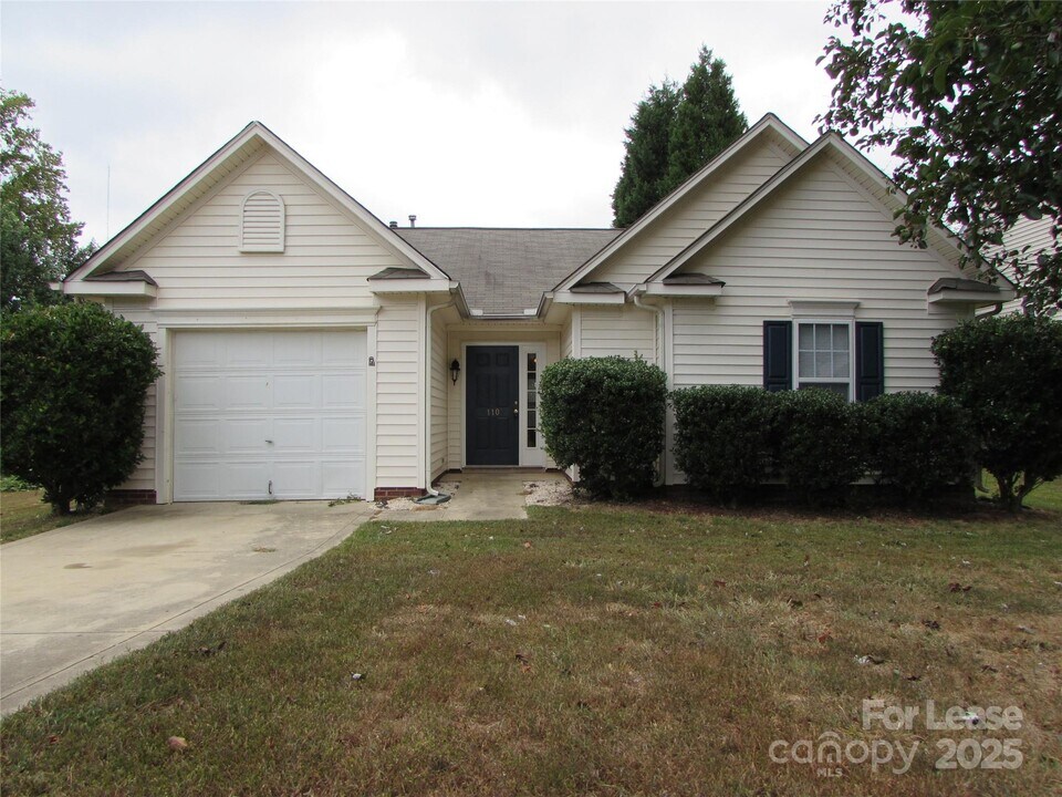 110 Endicott Ct in Mooresville, NC - Building Photo