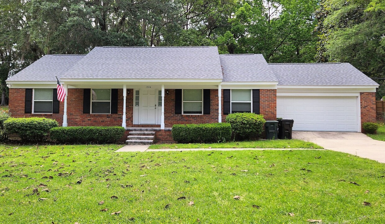 1524 Pine Forest Dr in Tallahassee, FL - Building Photo