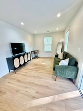 1313 Live Oak St in Savannah, GA - Foto de edificio - Building Photo