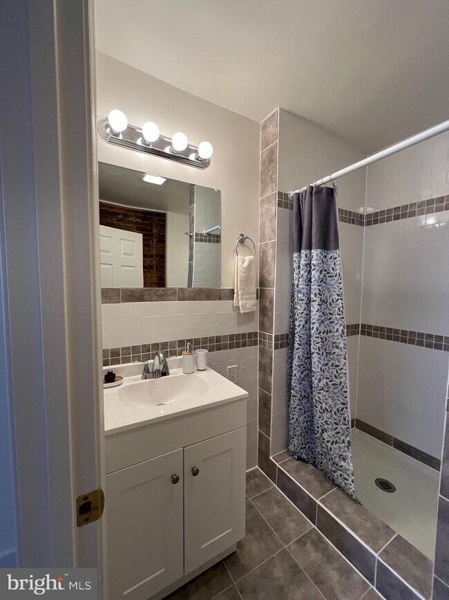 623 COLUMBIA Ave-Unit -A in Cumberland, MD - Building Photo - Building Photo