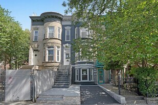 52 BRINKERHOFF St in Jersey City, NJ - Building Photo