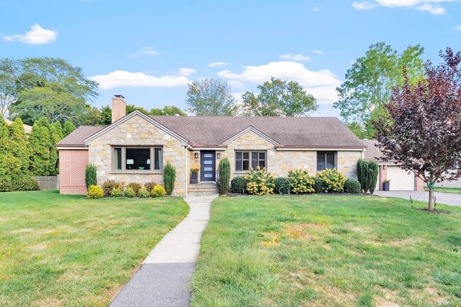 property at 26 Pearsall Pl