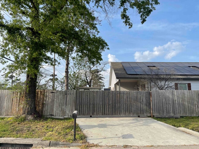 8902 Lockwood Dr in Houston, TX - Building Photo - Building Photo