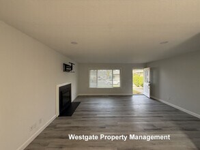 574 Lorraine Ct N in Rohnert Park, CA - Building Photo - Building Photo