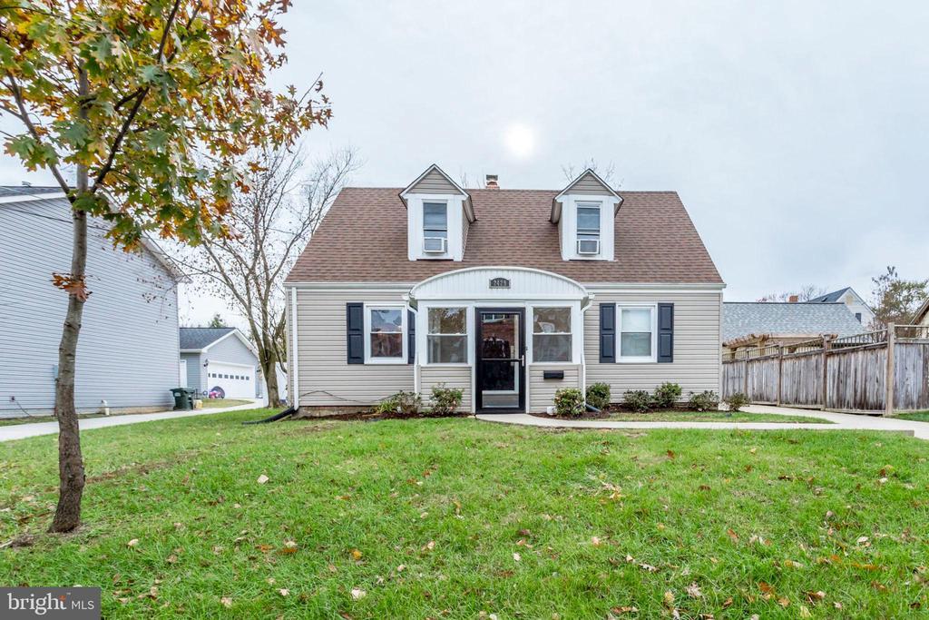 2429 Fort Dr in Alexandria, VA - Building Photo